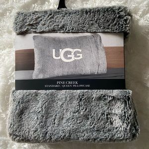 UGG pillow case